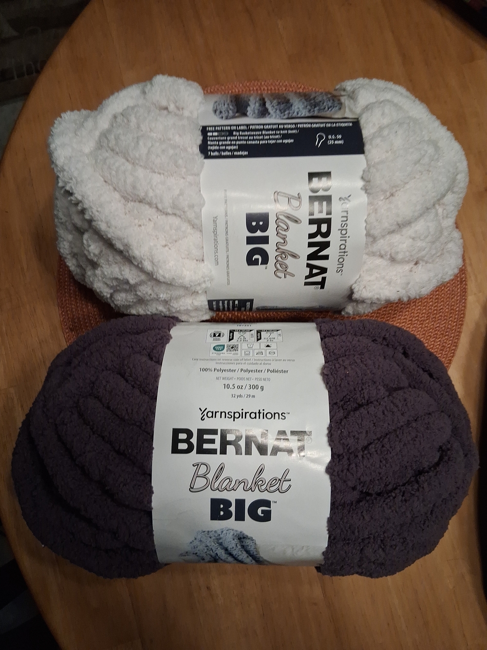 Bernat Blanket Big Chenille Blanket Yarn Winter Grape&Sandy Cream 100% Polyester